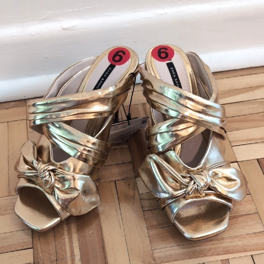 Zara Gold with Peep-Toe Old Hollywood Heels Size 6 NWT